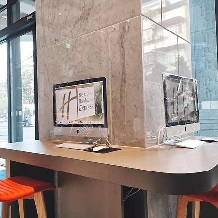 Holiday Inn Express Kaohsiung Love River By Ihg Екстериор снимка