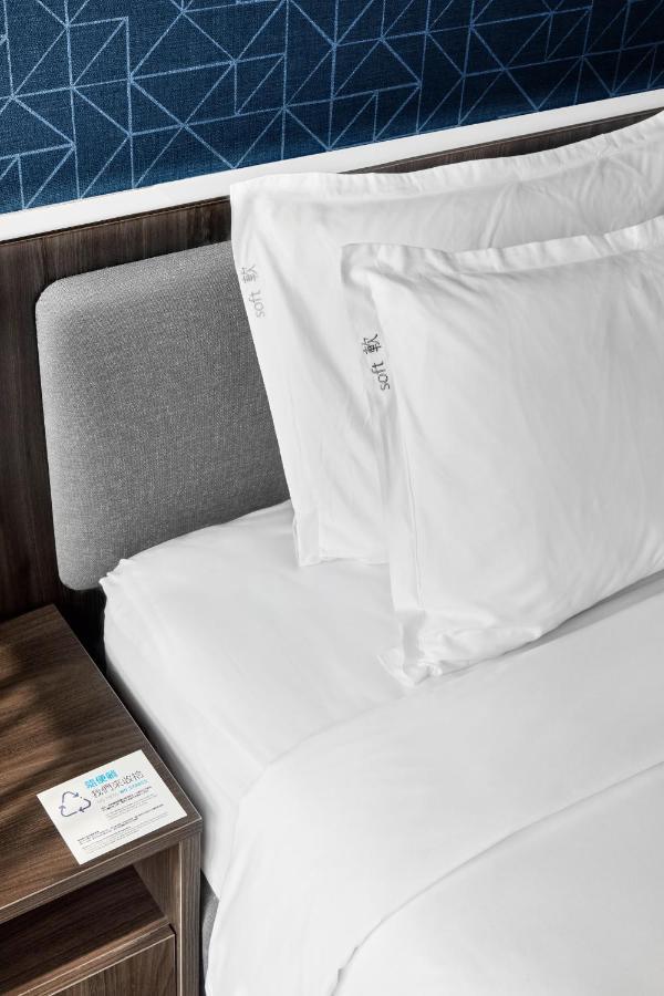 Holiday Inn Express Kaohsiung Love River By Ihg Екстериор снимка