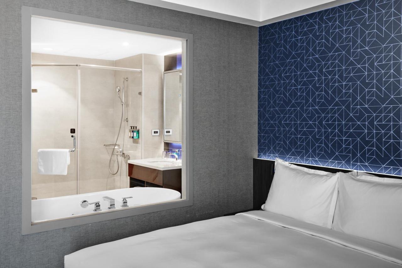 Holiday Inn Express Kaohsiung Love River By Ihg Екстериор снимка