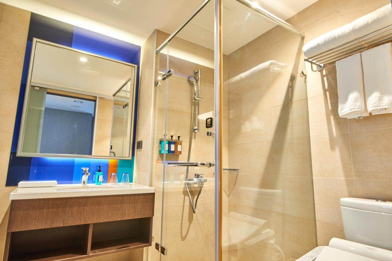 Holiday Inn Express Kaohsiung Love River By Ihg Екстериор снимка
