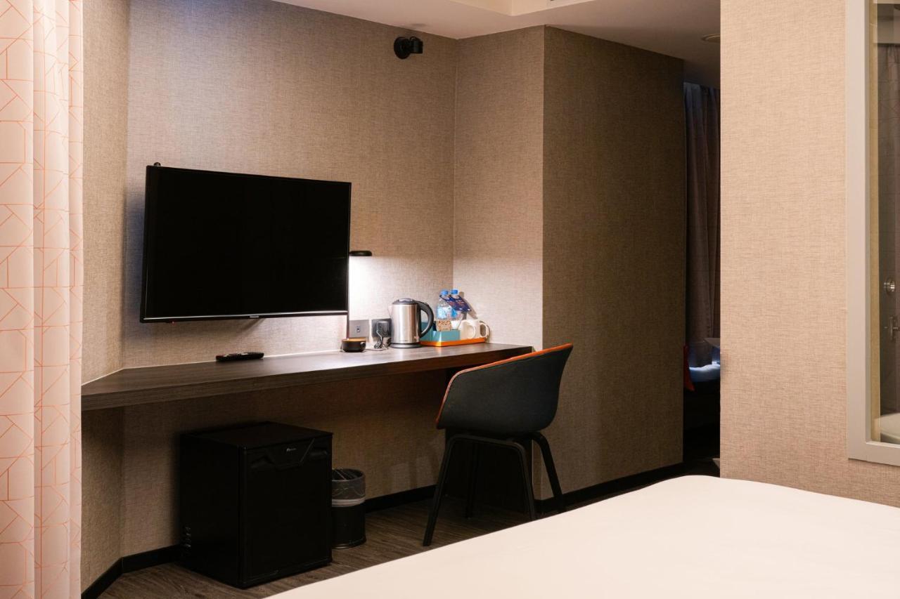Holiday Inn Express Kaohsiung Love River By Ihg Екстериор снимка