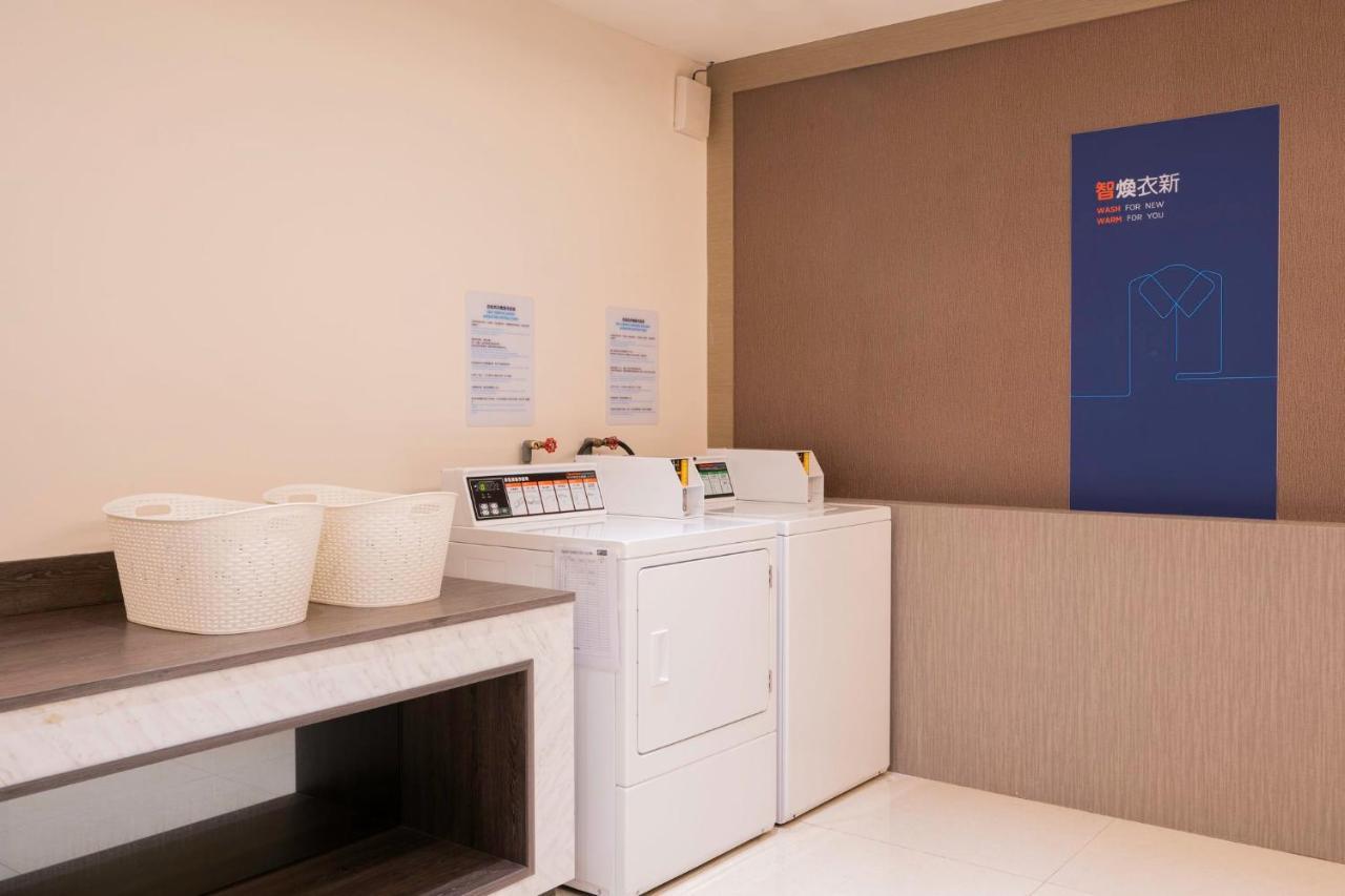 Holiday Inn Express Kaohsiung Love River By Ihg Екстериор снимка