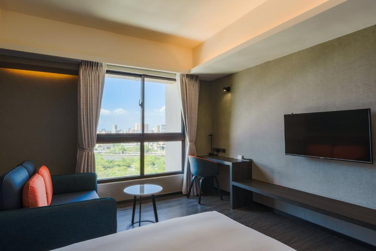 Holiday Inn Express Kaohsiung Love River, An Ihg Hotel Екстериор снимка