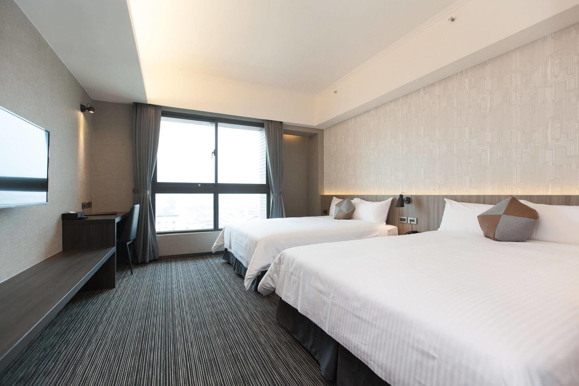 Holiday Inn Express Kaohsiung Love River, An Ihg Hotel Екстериор снимка